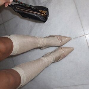 Beige patent kitten heel slingback pumps size 7